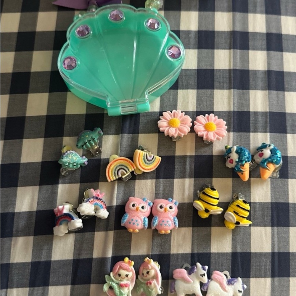 Colorful Earring Set with Shell Case